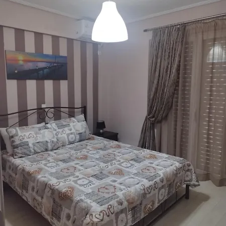 Niki'S Apartment Нафпактос Экстерьер фото